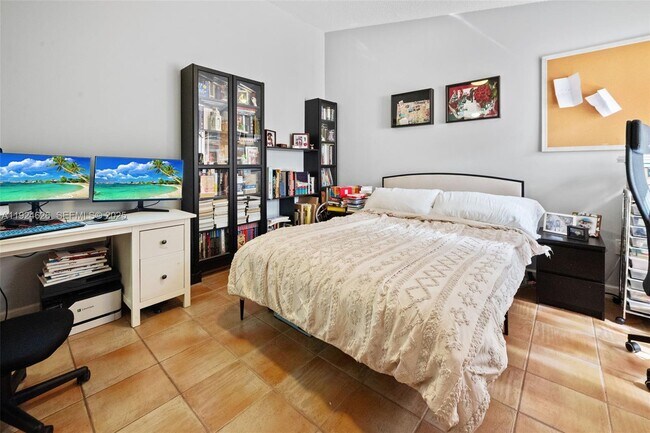 Building Photo - 11840 SW 80th St