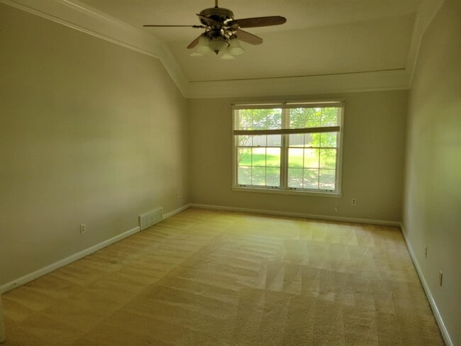 Building Photo - 275 Joel Cove