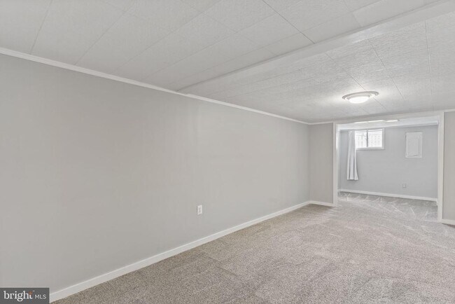 Building Photo - 4023 Poplar St