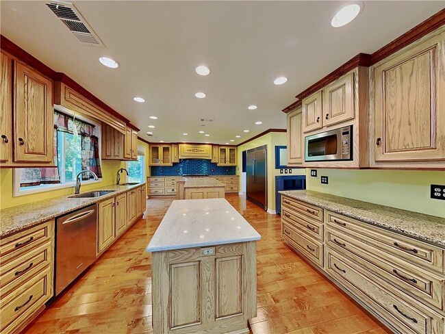 Building Photo - 2871 Wynford Dr