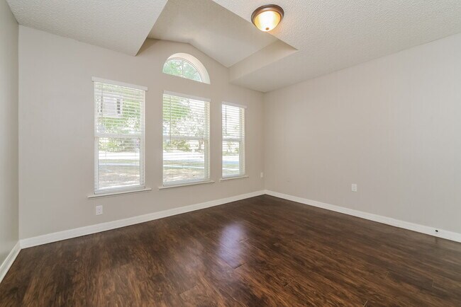 Building Photo - 2925 White Magnolia Loop