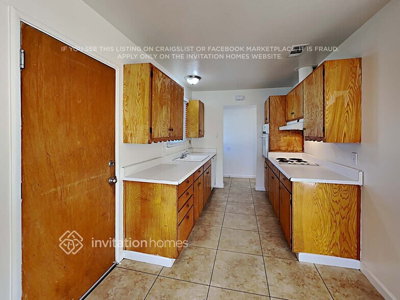 Building Photo - 8115 Butternut Dr