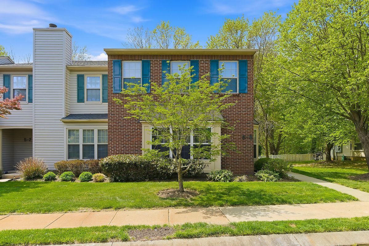 Building Photo - 5 Whistler Dr