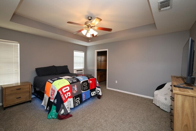 Building Photo - 500 Bryson Cir