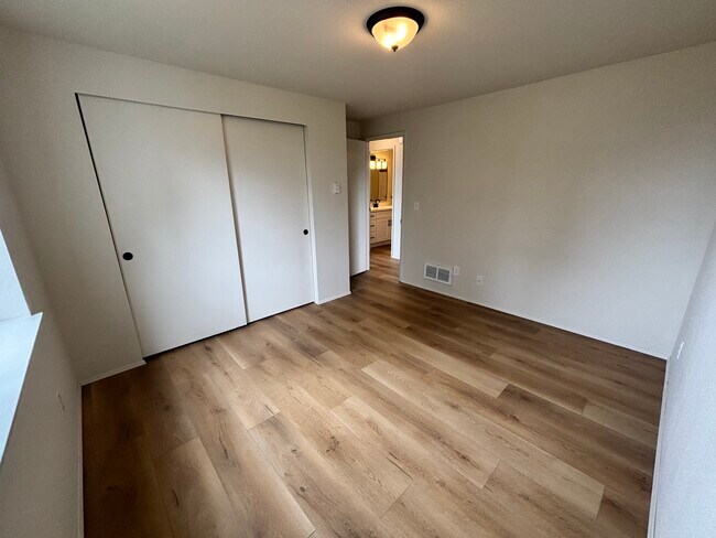Building Photo - Wetmore Apartments