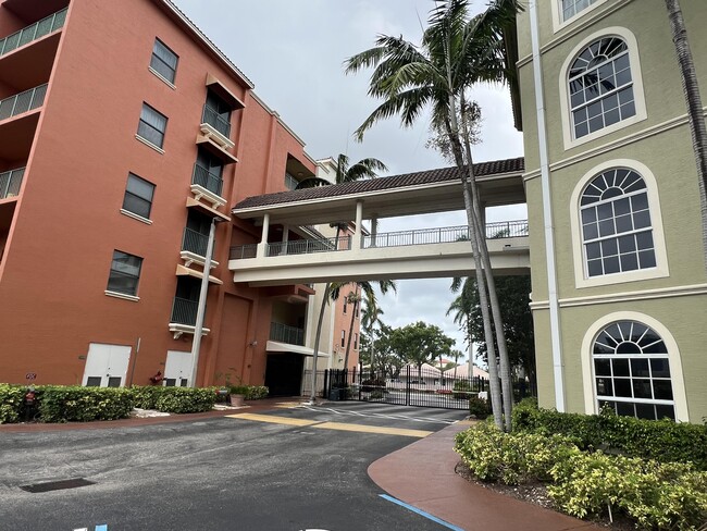 Building Photo - 1640 Presidential Way