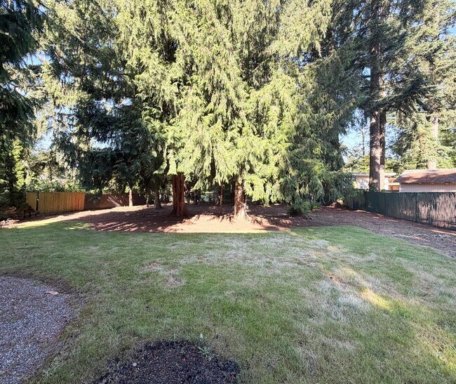 Building Photo - Fully updated 4 bedroom Federal Way home