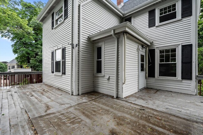 Building Photo - 103 Hollis Ave