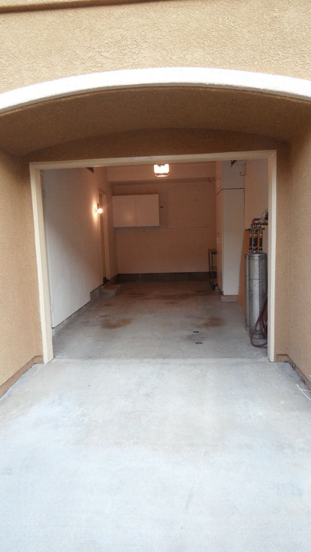 Building Photo - Clean & Spacious 2BR 2BA Two-Story, All Up...