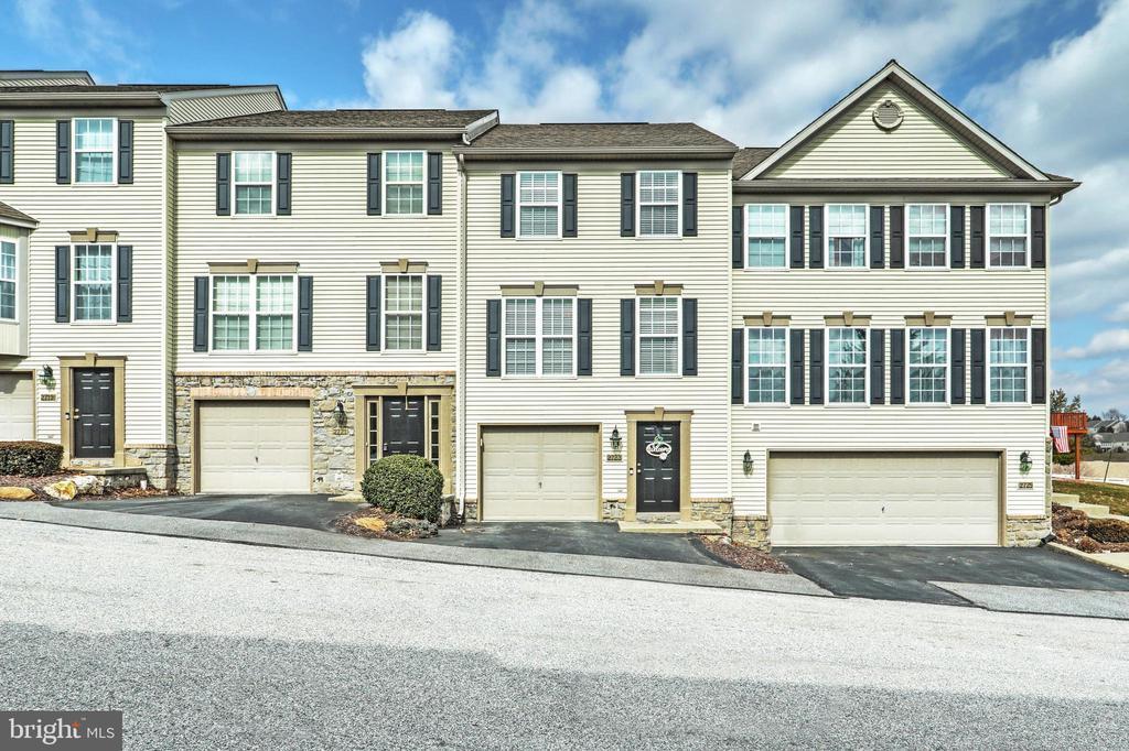 Front Elevation - 2723 Foxshire Dr