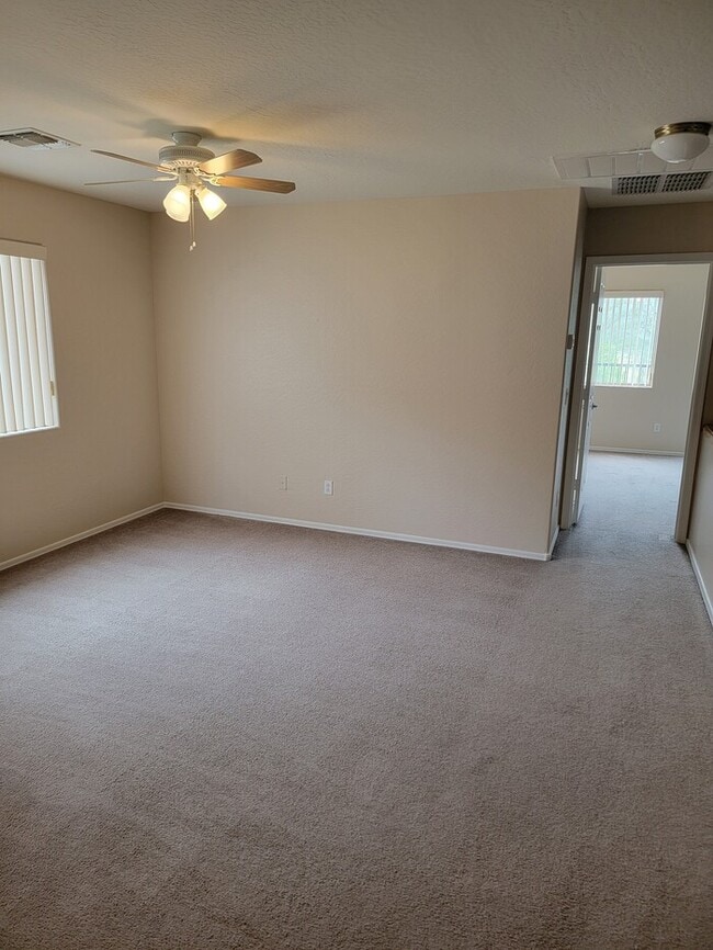 Building Photo - Spectacular 3-bedroom, 2.5 bathroom home F...