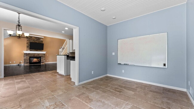 Building Photo - 9069 Emerson Dr
