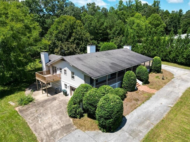 Building Photo - 17040 Birmingham Rd