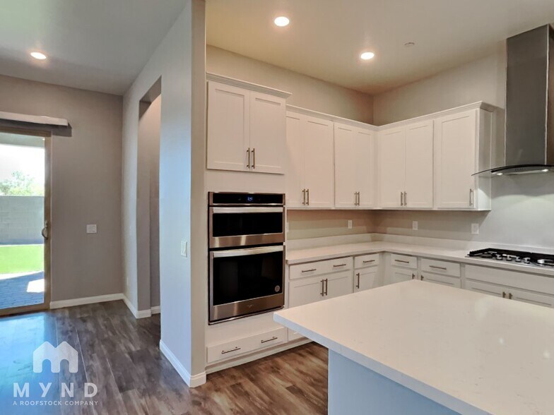 Building Photo - 12577 Huckleberry Oak Ave
