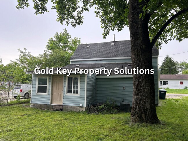 Building Photo - MUNCIE 3 BR 1 BA House with Central Air (NO SECTION 8)