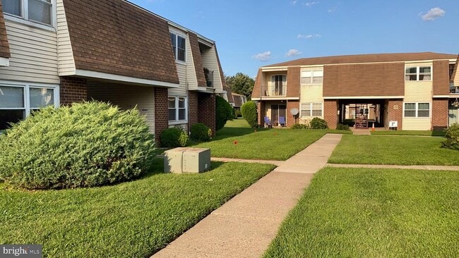 Primary Photo - 31 Florence Tollgate Pl