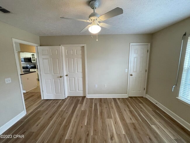 Building Photo - 114 Lakeridge Dr