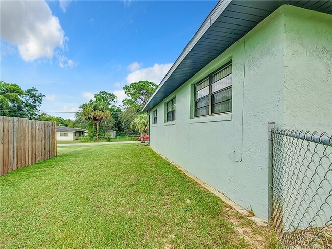 Building Photo - 5576 W Pine Cir