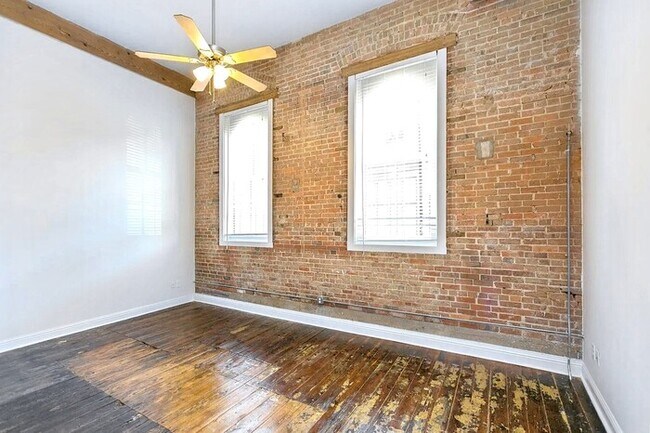 Building Photo - 215 N Court St