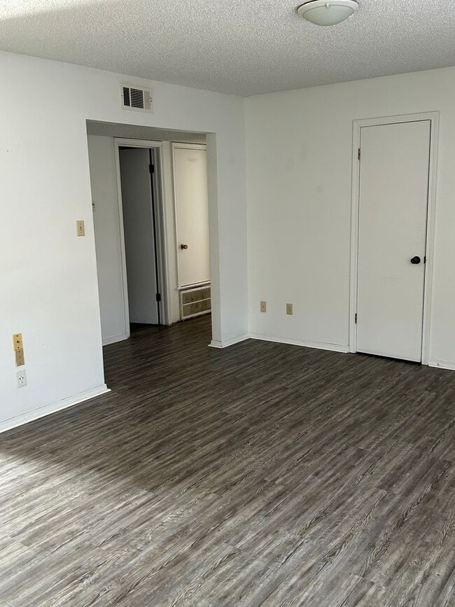 Building Photo - 92 N Josephine