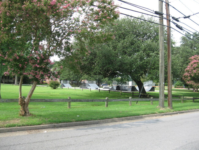 Building Photo - Lovely 3 Bed 1.5 Bath Home in Portsmouth