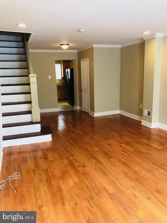 Building Photo - 2027 S Darien St