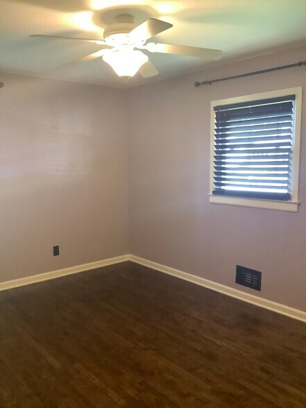 Bedroom #3 - 6 Redwood Rd