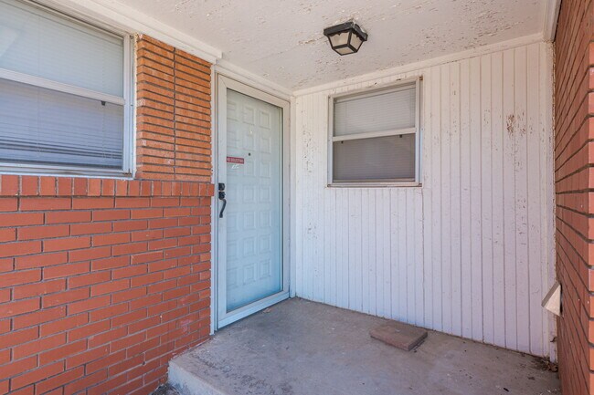 Building Photo - 5911 NW 30th St
