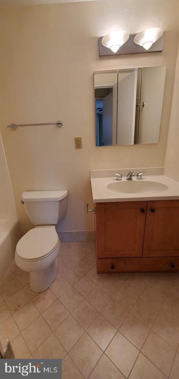 Building Photo - 4141 Henderson Rd