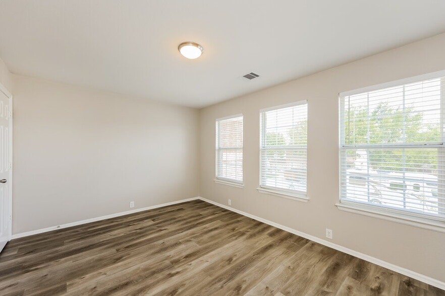 Building Photo - 3455 Blue Topaz