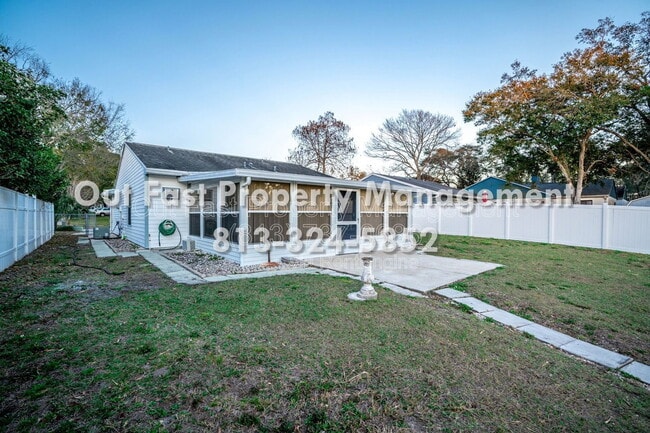 Building Photo - 2764 Kavalier Dr