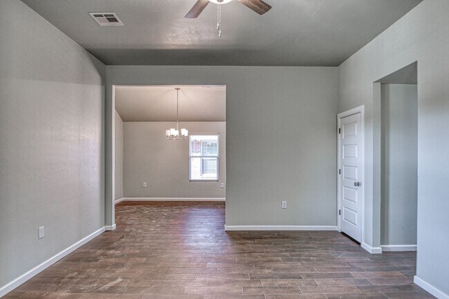 Building Photo - New Construction in Varenna Landing! Storm shelter and lawn care included!