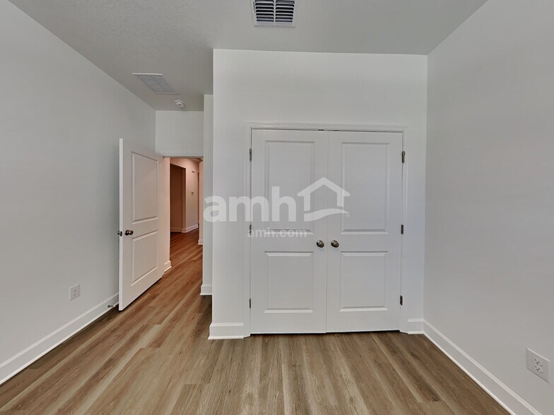 Building Photo - 37809 Dusty Saddle Ln