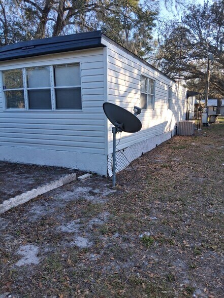 Building Photo - 1920 E 151st Ave