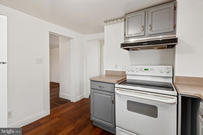 Building Photo - 27 E Bel Air Ave