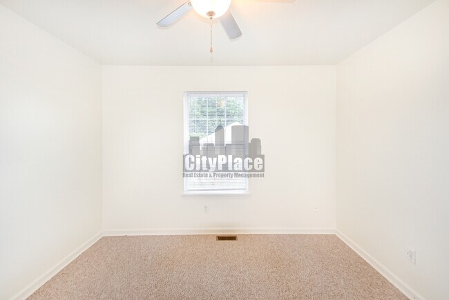 Building Photo - 263 Brooks Bend