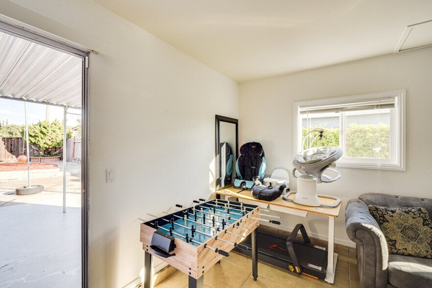 Building Photo - 4615 Armour Dr