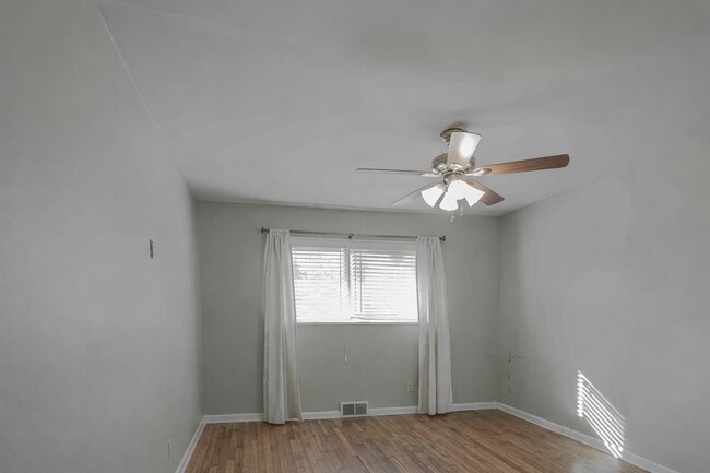 Building Photo - $500-off First Month Rent! 3 Bedroom 2 bathroom home in East Memphis!