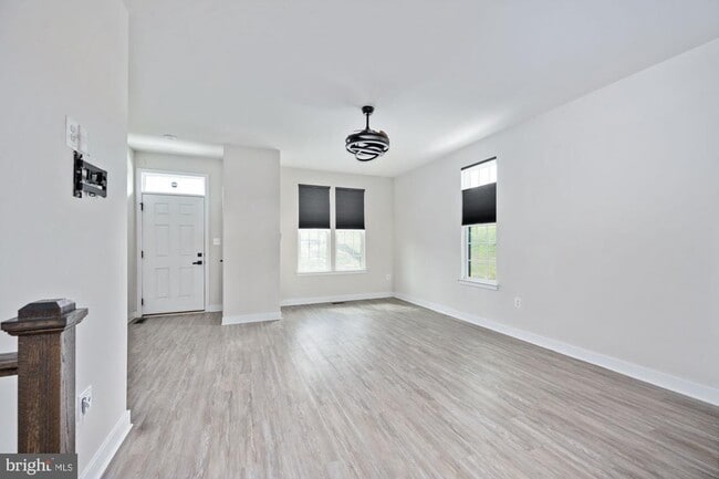 Building Photo - 1328 Trestle Dr