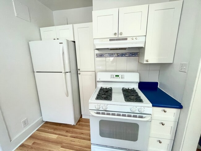 Building Photo - 3853 Julian St