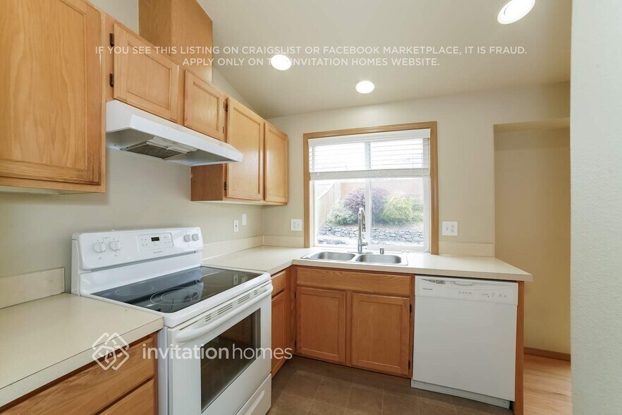 Building Photo - 4716 35th Ave NE