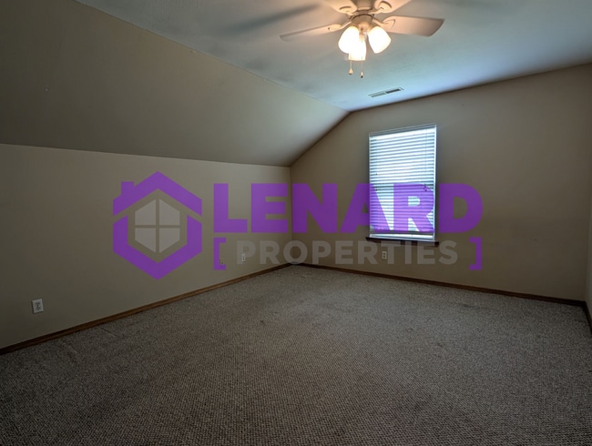 Building Photo - 714 Pinhook Dr