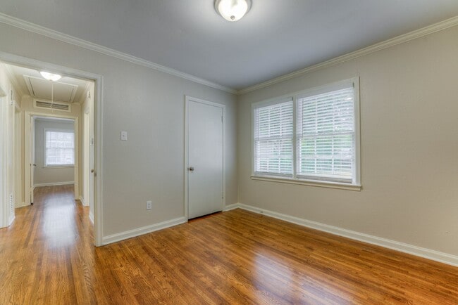 Building Photo - Charming 3-Bedroom Home with Modern Upgrades and Spacious Backyard in a Peaceful Neighborhood