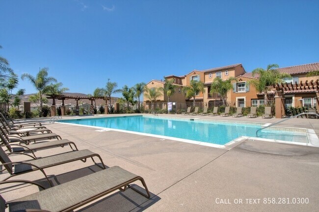Building Photo - 17010 Calle Trevino