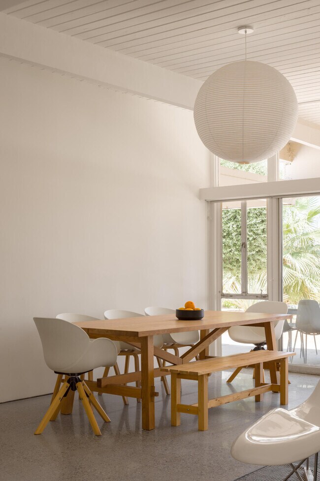 Building Photo - 483 Sandpiper St