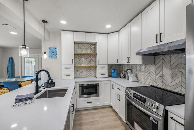 Building Photo - 510 79th Ave