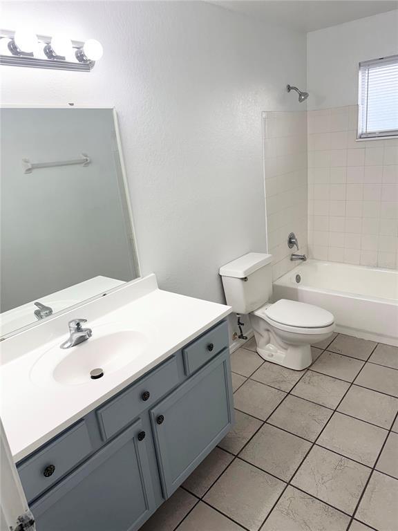 Building Photo - 2346 Prime Cir