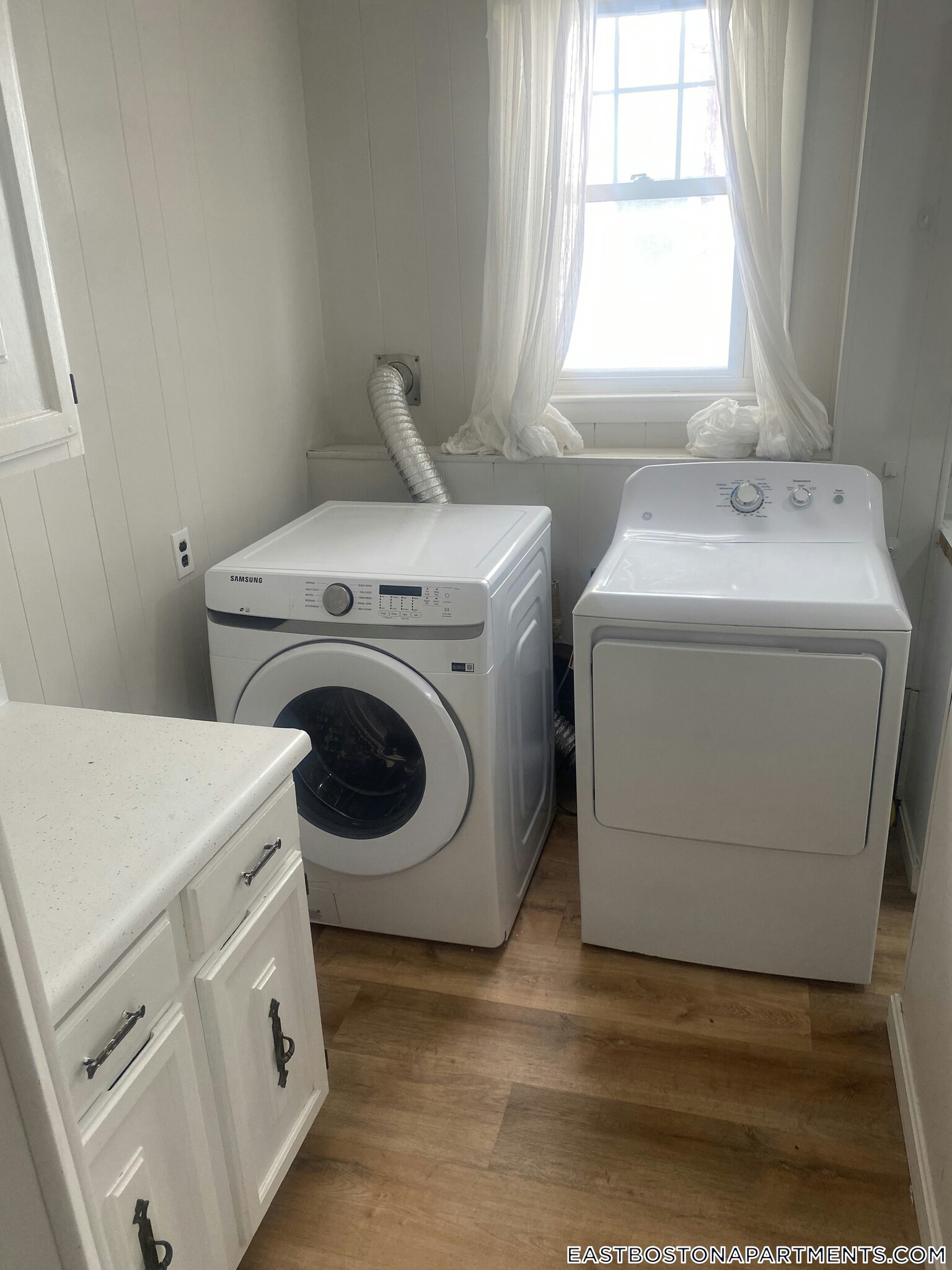 Building Photo - 31 Falcon St