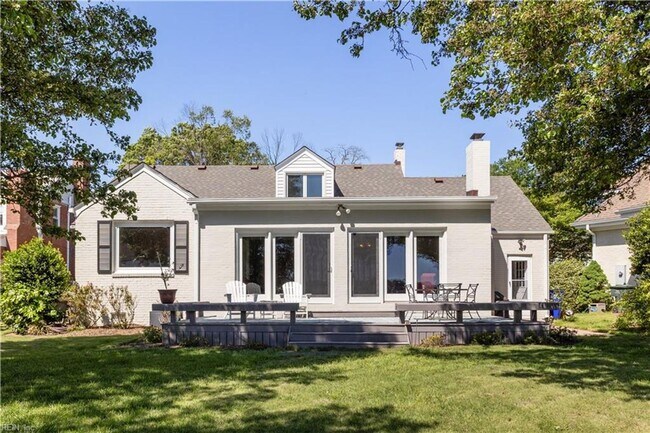 Building Photo - Beautiful Cape Cod in Larchmont