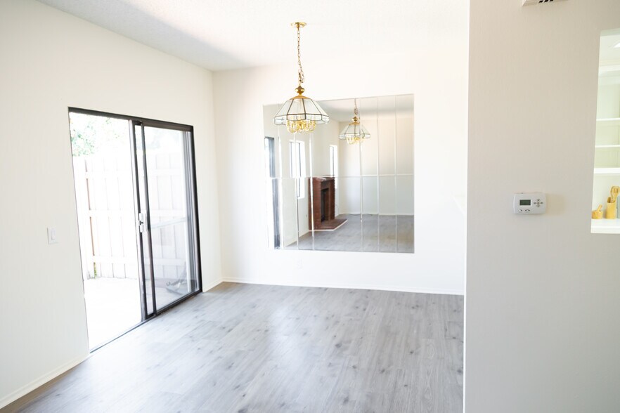 Building Photo - 215 Blackfoot Ln